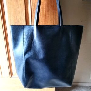 Banana Republic Ashbury Leather Tote LIKE NEW